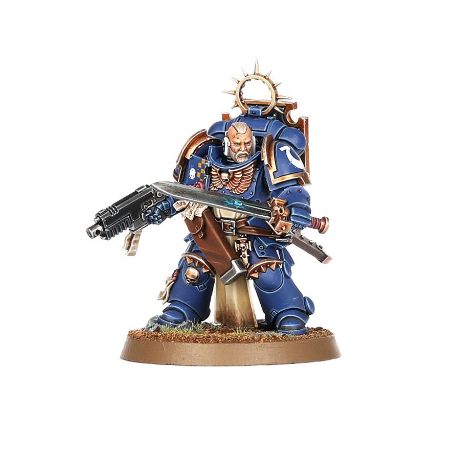 Warhammer 40,000 Space Marines Bladeguard Veteran Squad – 3 Plastic Miniatures with Power Swords & Storm Shields, Customizable Warhammer 40K Model Kit for Collectors & Tabletop Gaming